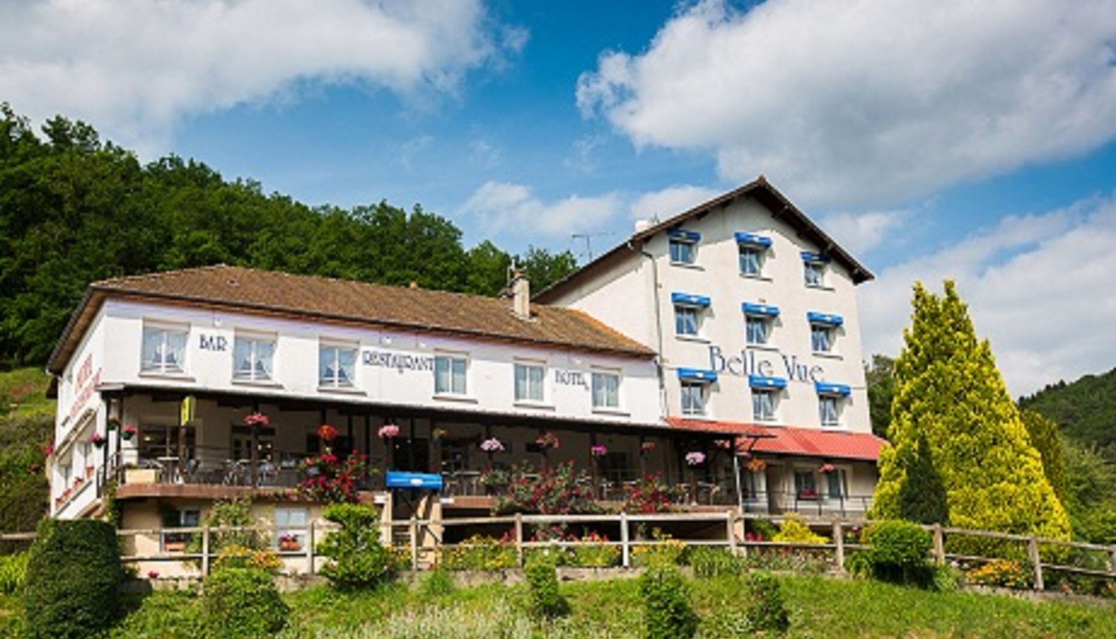 Area esterna dell'hotel - Belle vue Logis