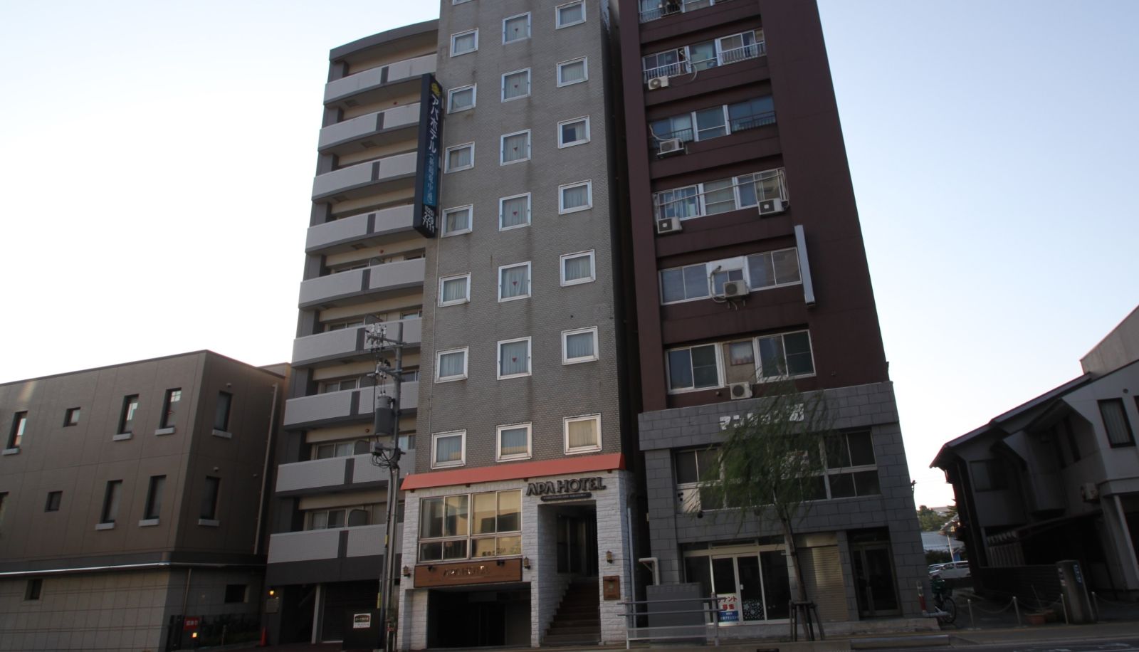 Zewnętrzna część hotelu - APA Hotel Niigata Higashinakadori