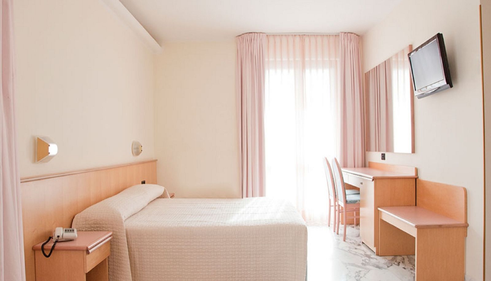 Pokój standardowy (dwuosobowy) - Mistral Hotel