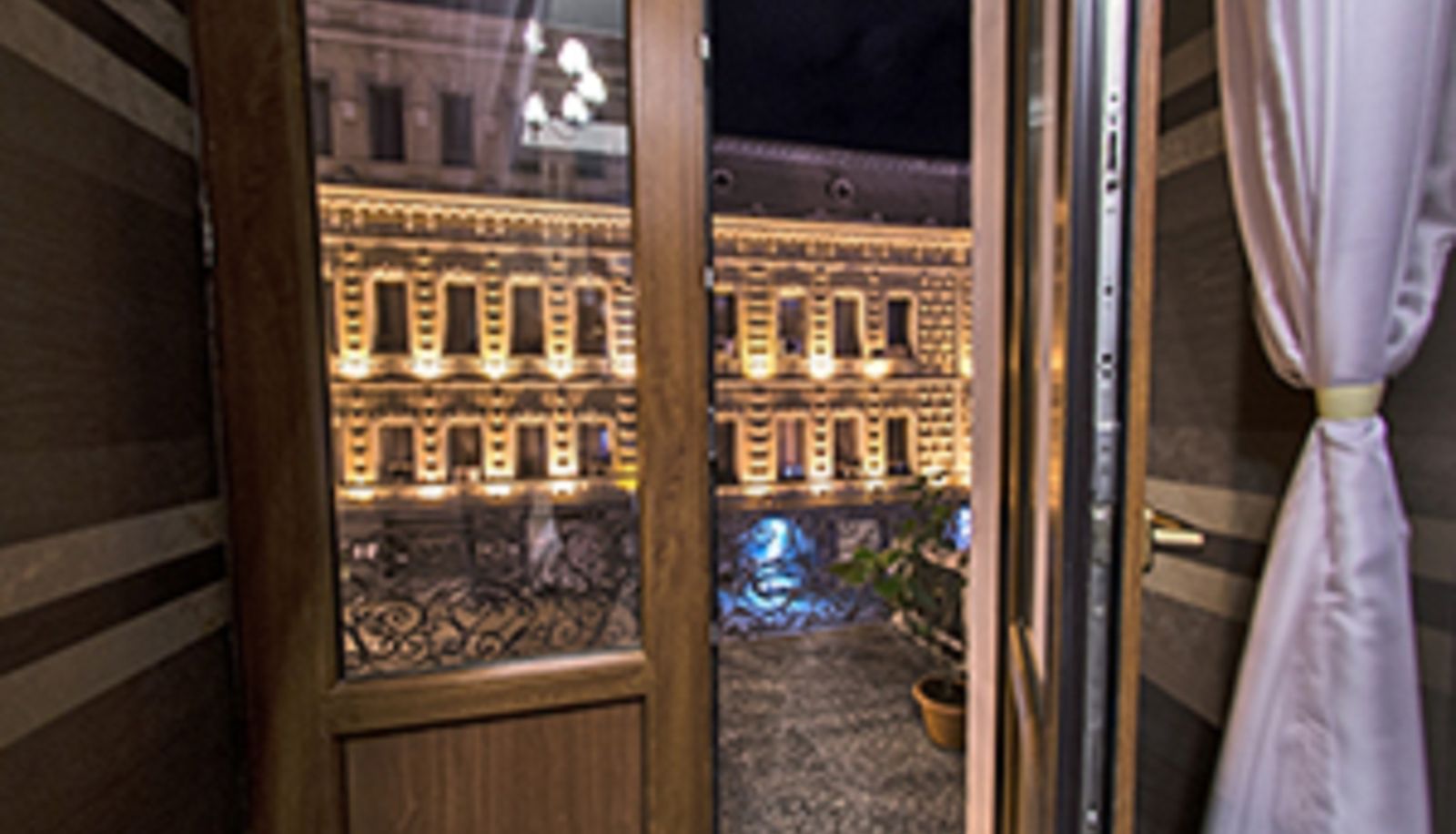 Camera con balcone - Rustaveli