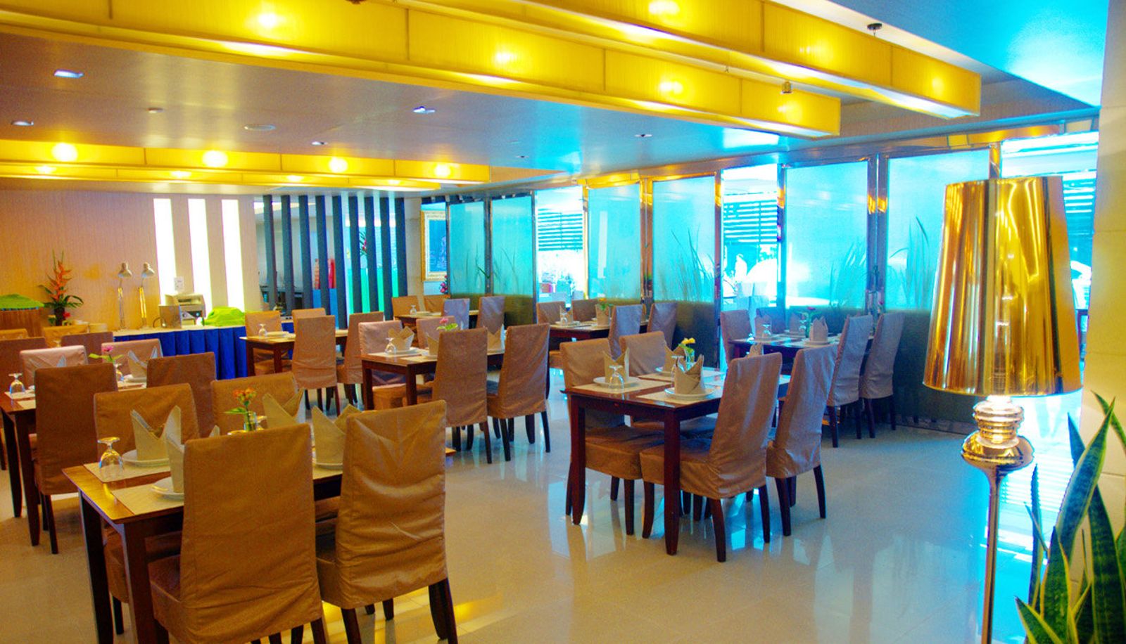 Frühstücksraum innerhalb des Restaurants - Centric Place Hotel