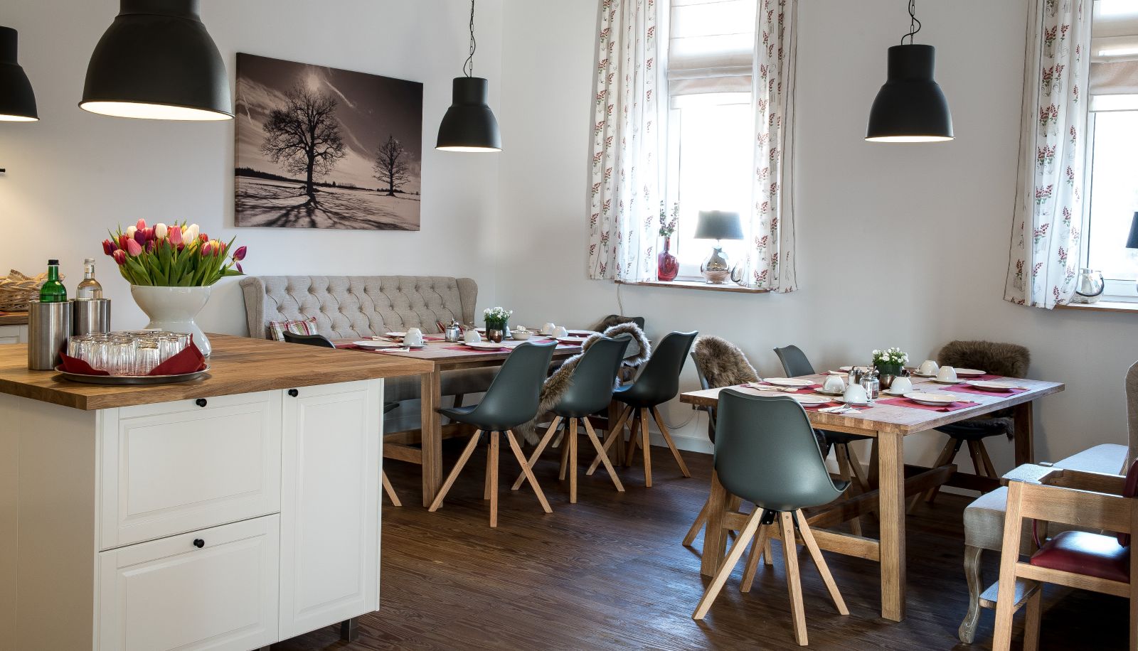 Breakfast room within the restaurant - Gästehaus Weddeler Hof
