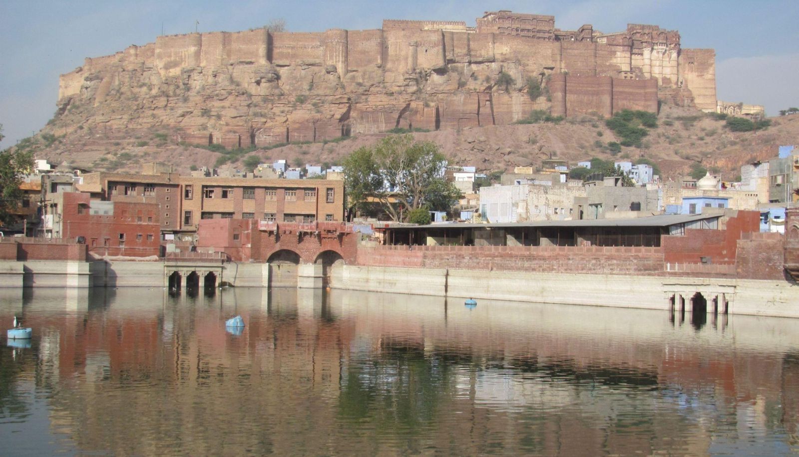 Room with lake view - Jee Ri Haveli