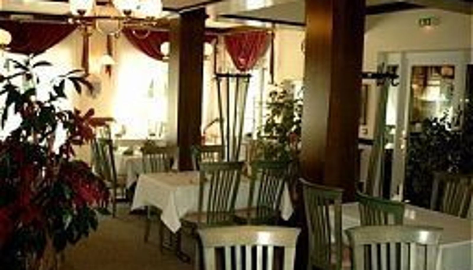 Sala de desayunos dentro del restaurante - Podewall Waldhotel