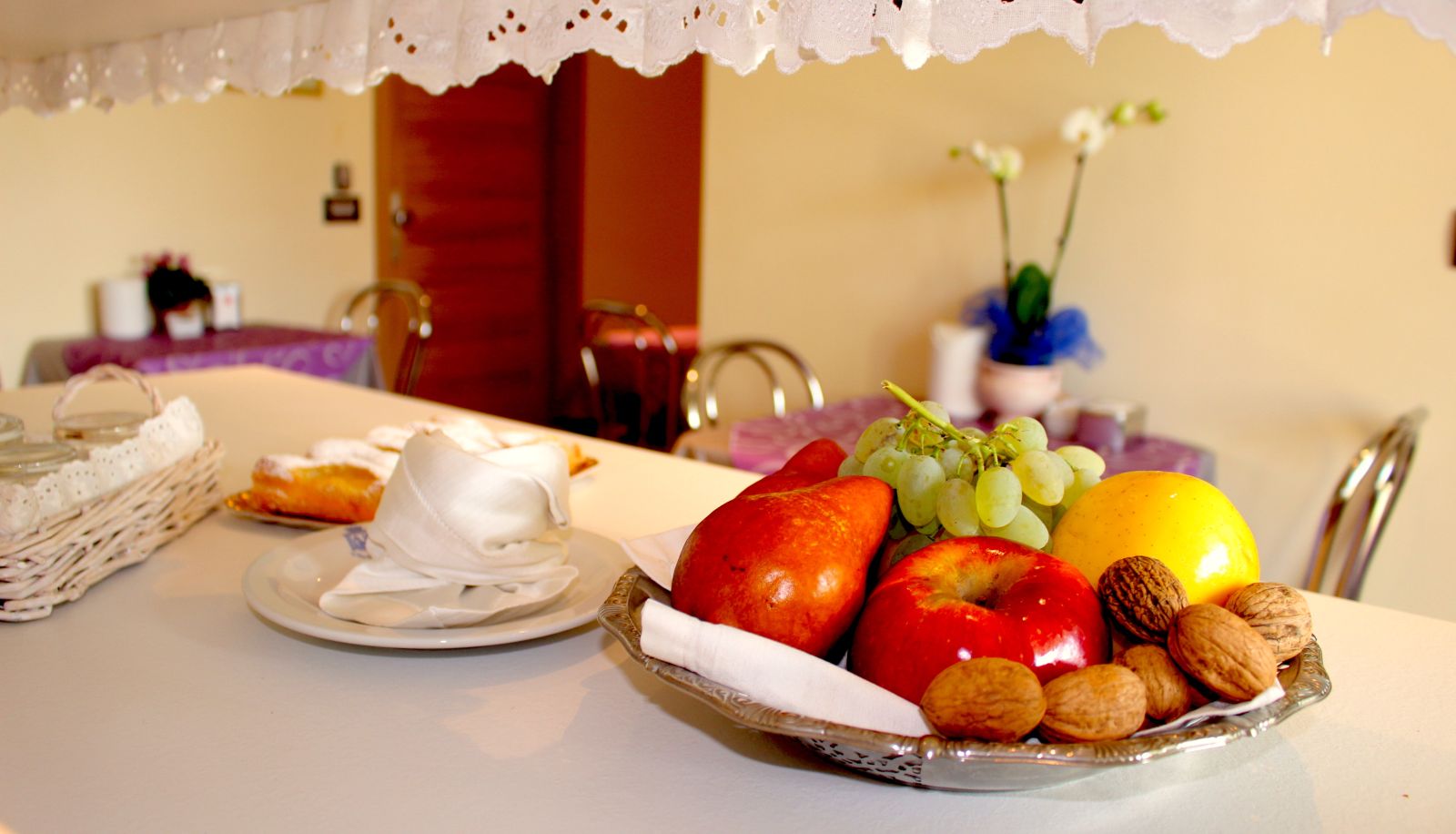 Breakfast room - Eremes Rooms & Apartments