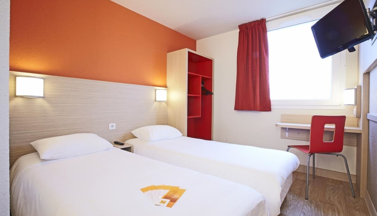 Kamer - Saint-Etienne Aéroport  Tendance Hôtel The Originals Access