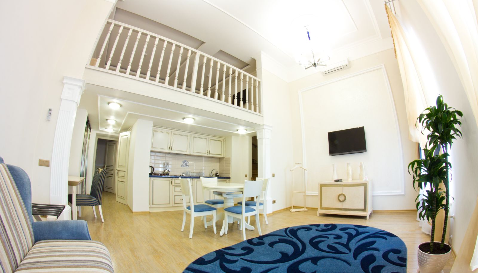 Suite - Metro Hotel Apartments Метро