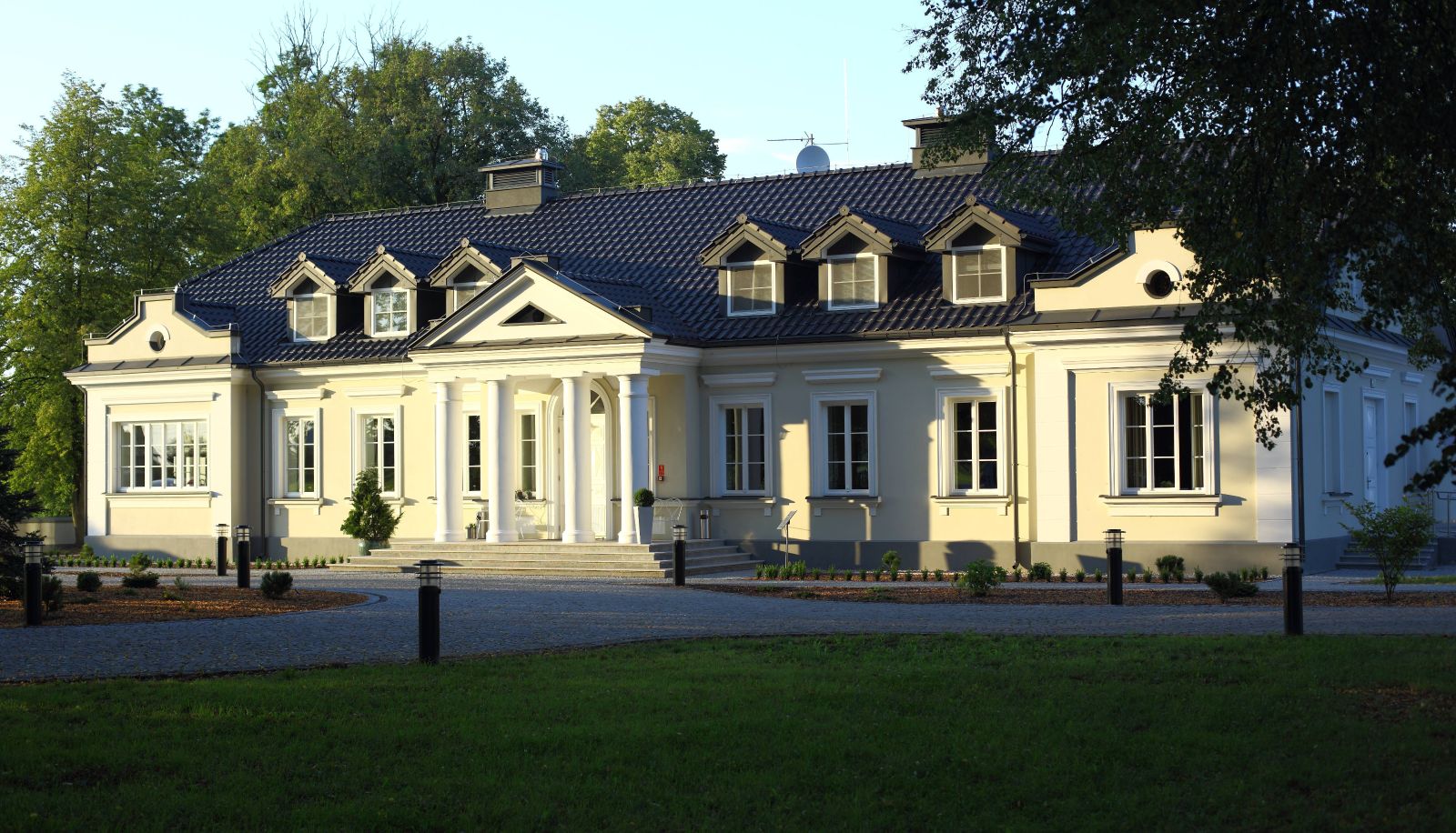 Hotel Außenbreich - Hotel Dwór Droblin