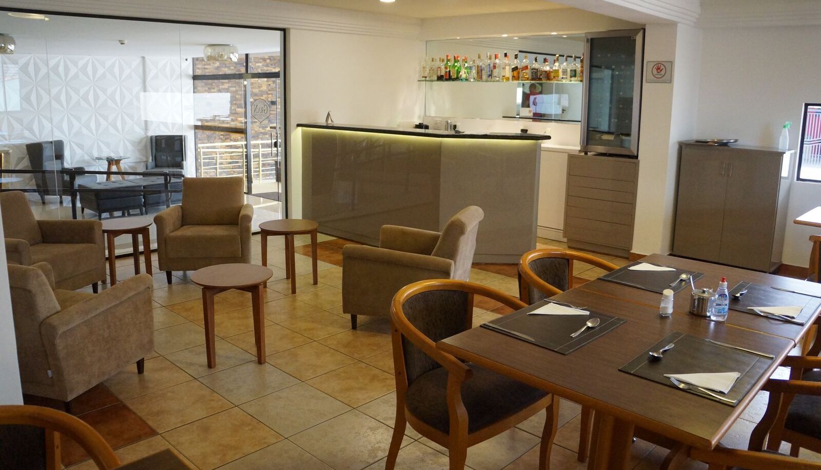 Café/Bistro - Gran Continental Hotel