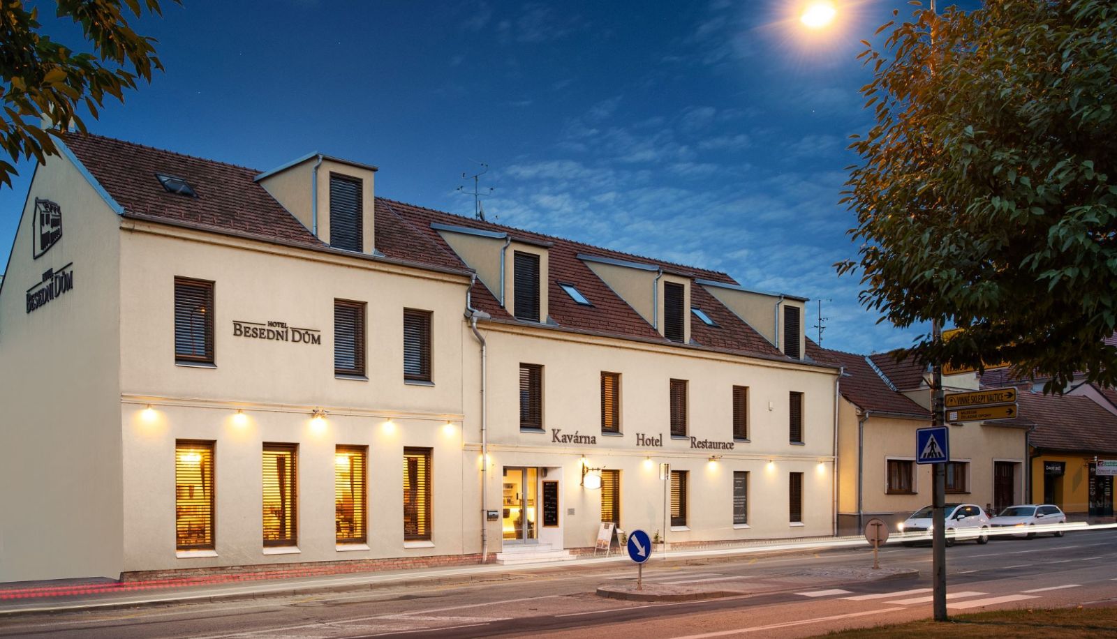 Buitenruimte van het hotel - Besední dům