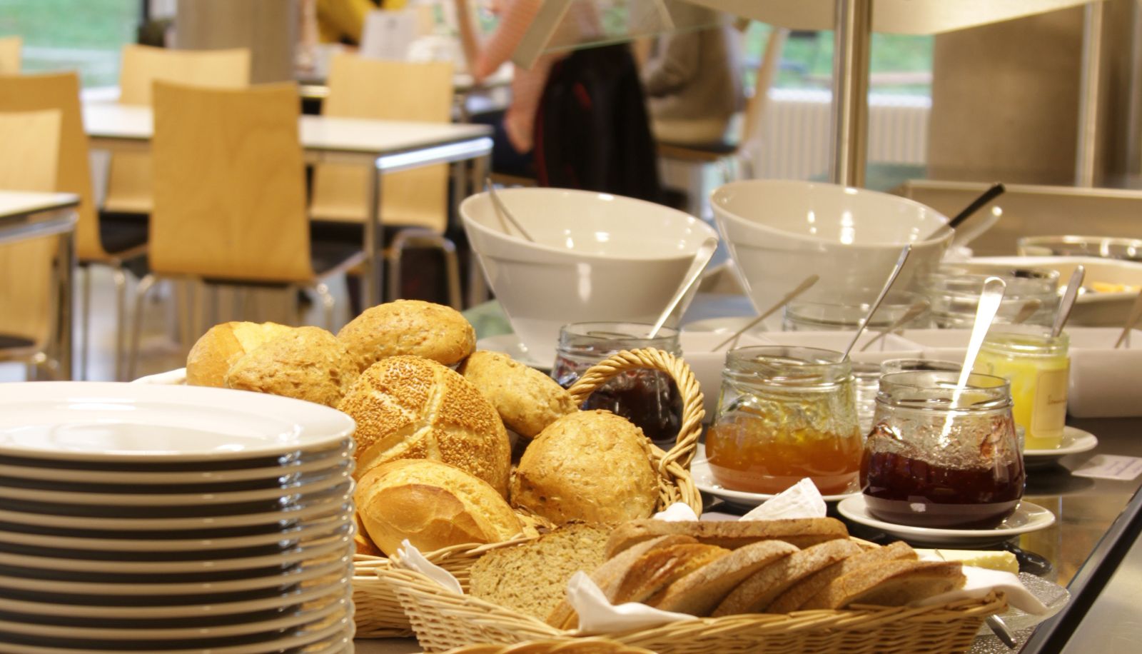 Salle de petit-déjeuner - Haus Birkach Tagungszentrum