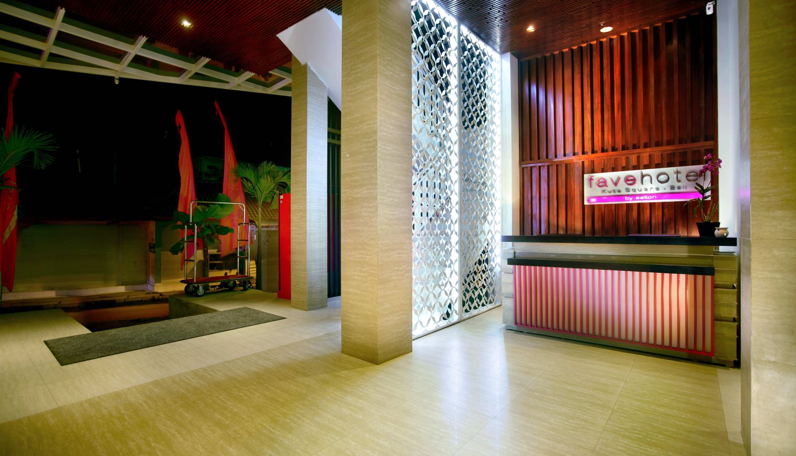 Hall - favehotel Kuta Square