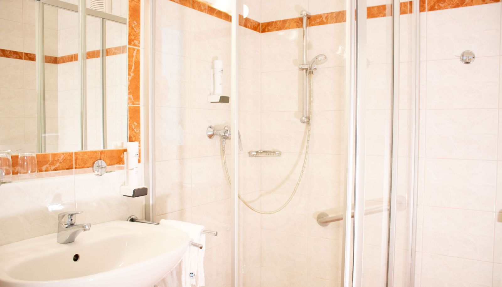 Badezimmer - Landhotel Post***S Ebensee am Traunsee