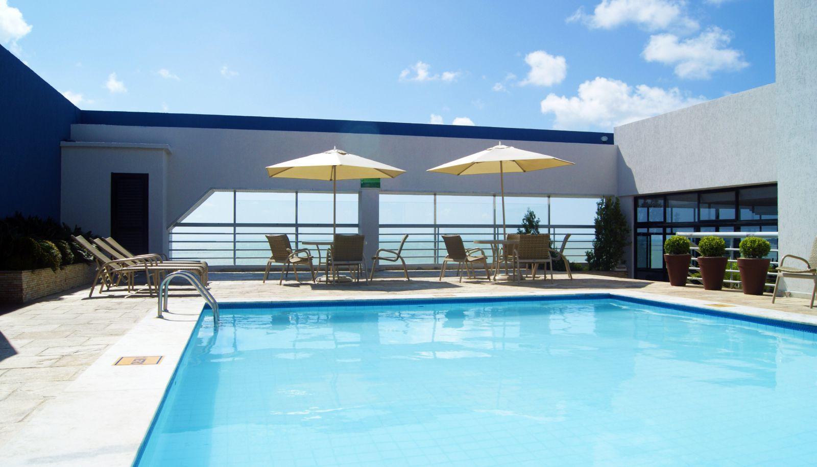 Piscina - Hotel Littoral Tambau Flat