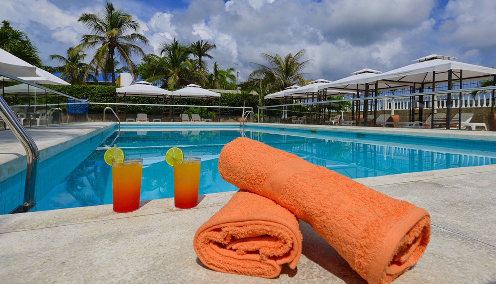 Piscina - Dorado Plaza Bocagrande