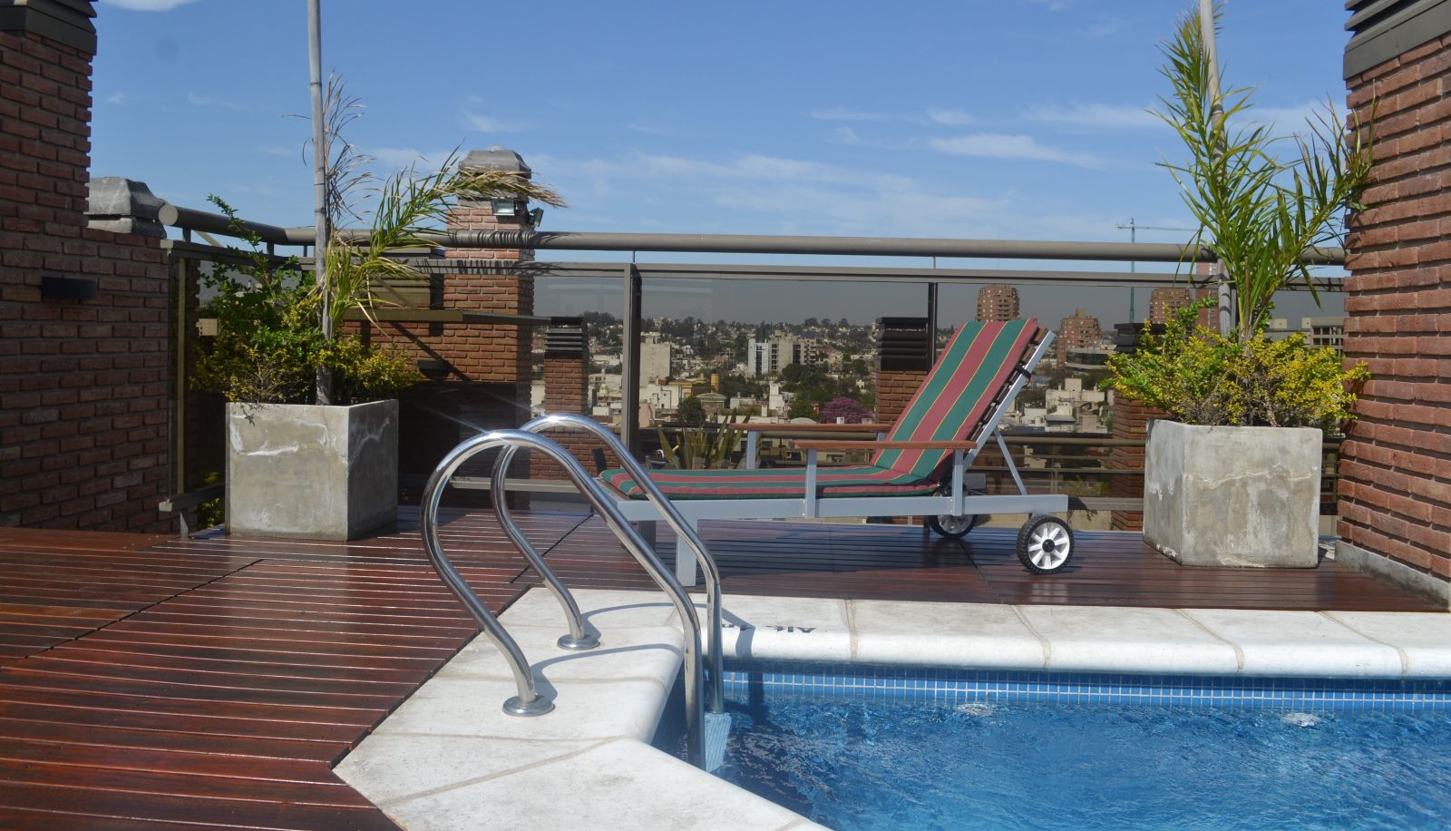 Pool - Kube Apartments Express