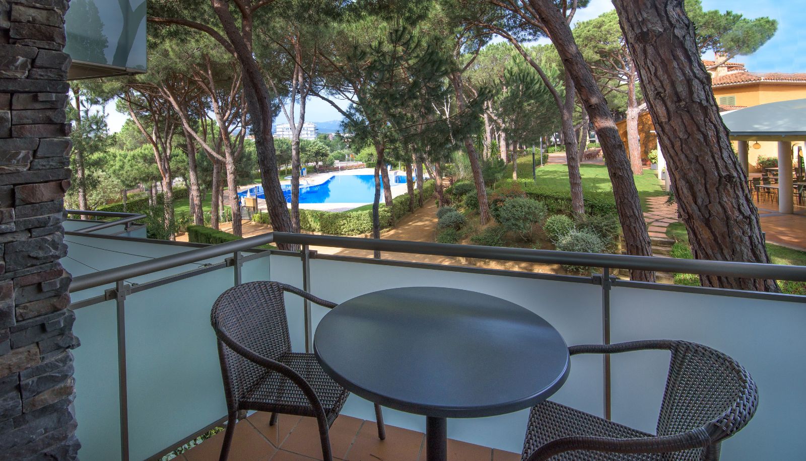 Terrace - Ciutat de Palol Aparthotel