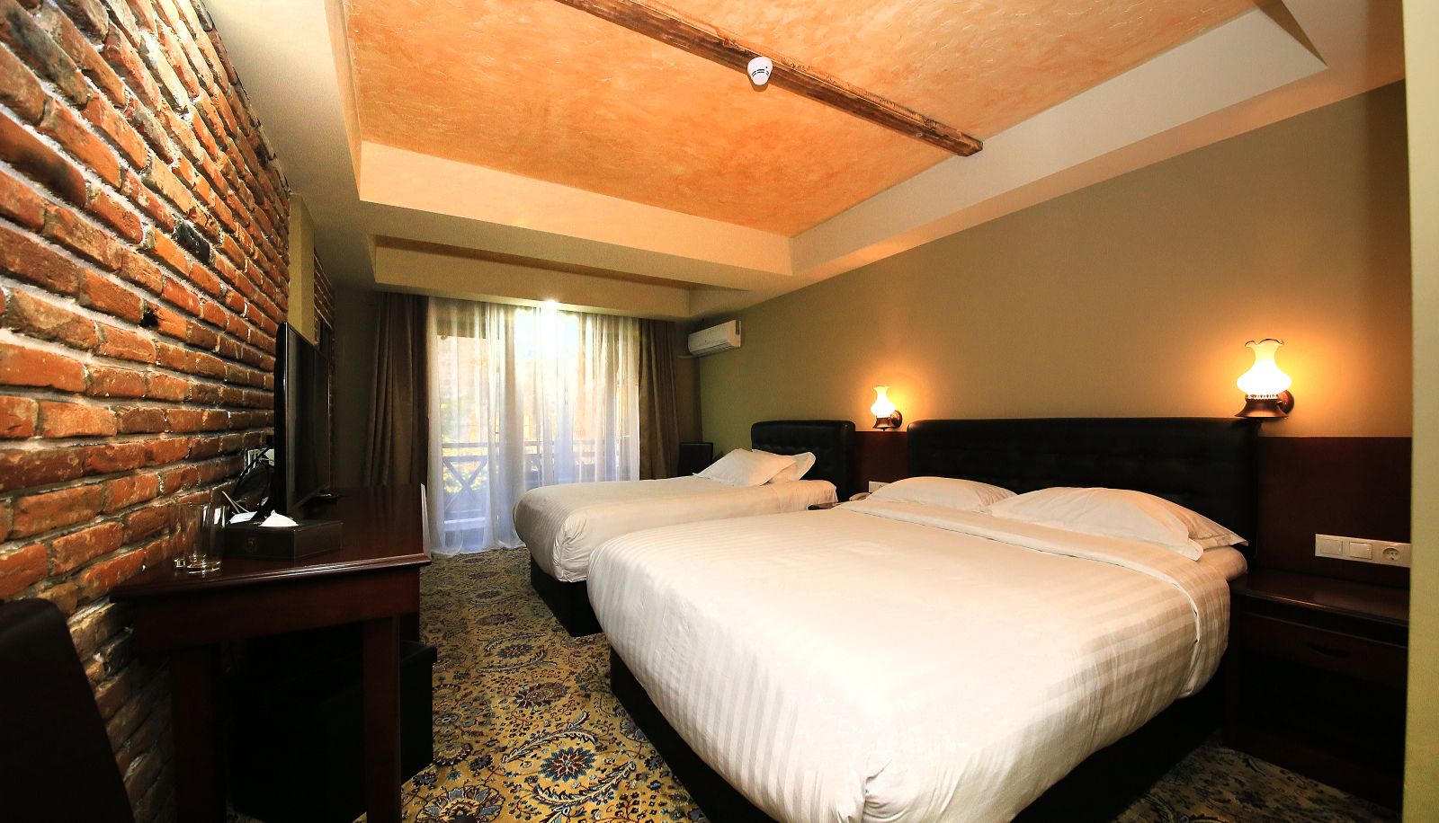 Pokój trzyosobowy - Borjomi Palace Spa Hotel & Resort
