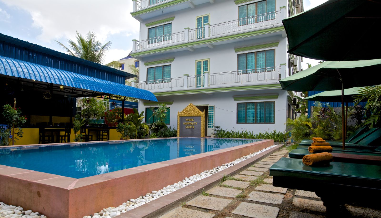 Basen - Damnak Riverside Hotel