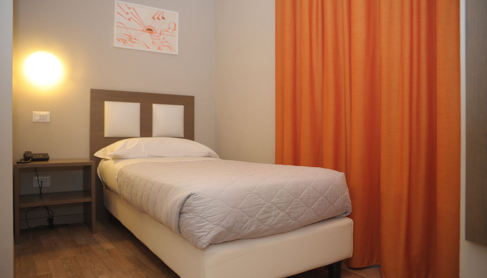 Standardzimmer (Einzel) - GG8 Restaurant & Hotel
