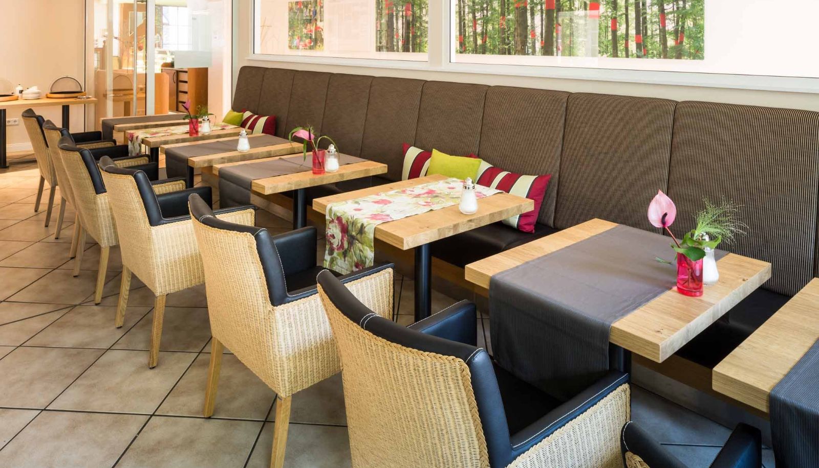 Ontbijtzaal in het restaurant - Waldhotel Elfbuchen