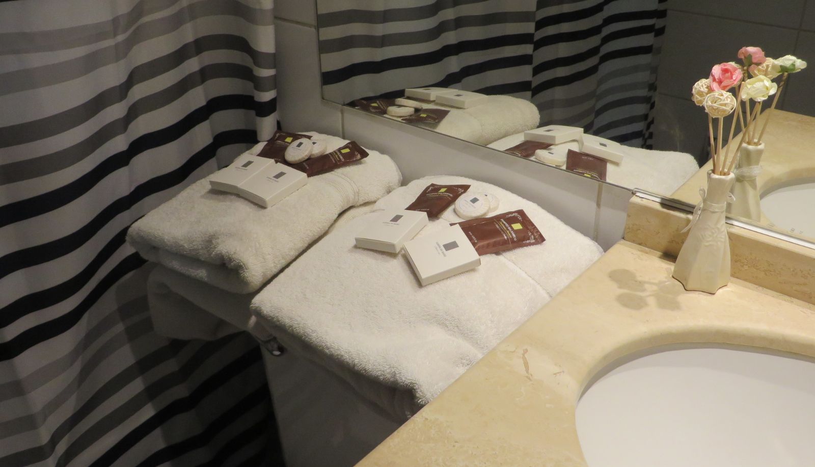 Badezimmer - VR Suite Santiago Apartmentos