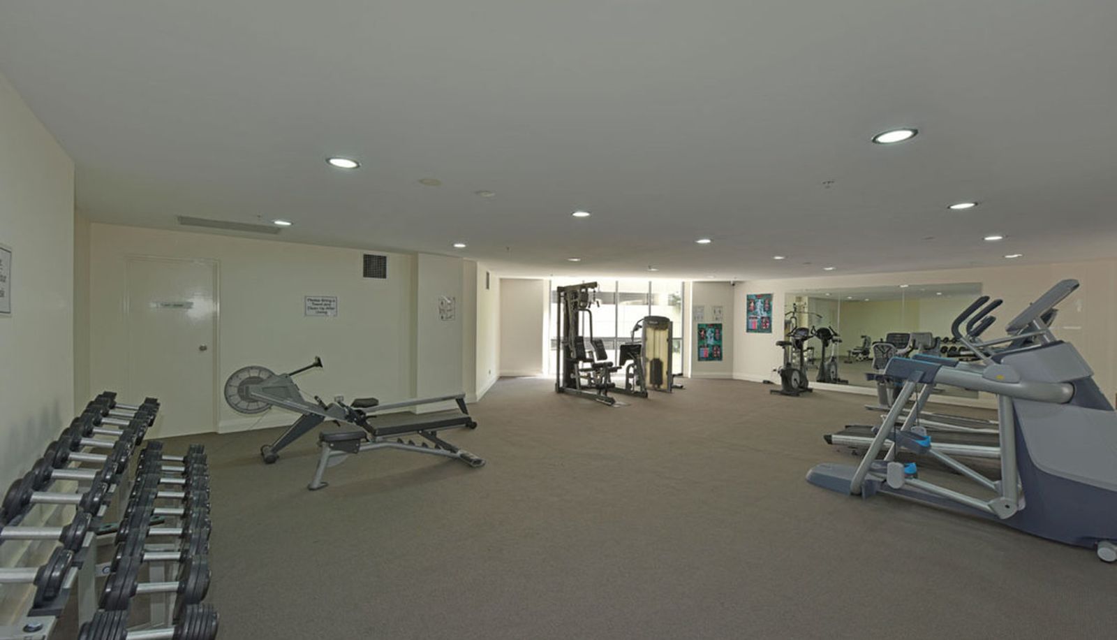 Wellness- und Fitnessbereich - APX World Square