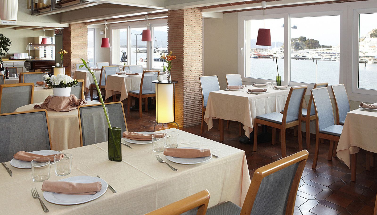 Sala prima colazione all'interno del ristorante - Cap de Creus Spa