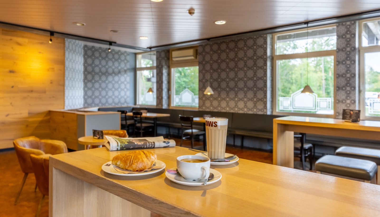 Frühstücksraum innerhalb des Restaurants - Hotel Baden-Baden