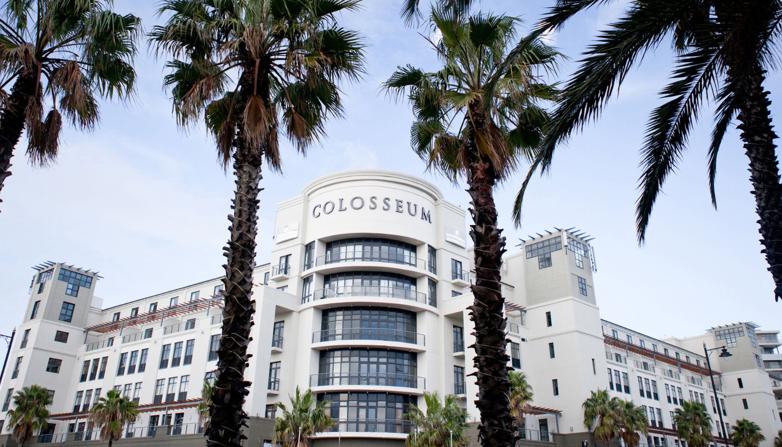 Buitenruimte van het hotel - Colosseum Luxury