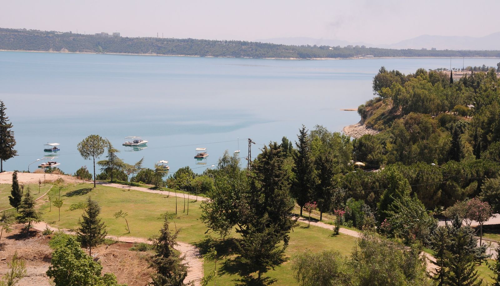 Vista - Golden Lake Hotel