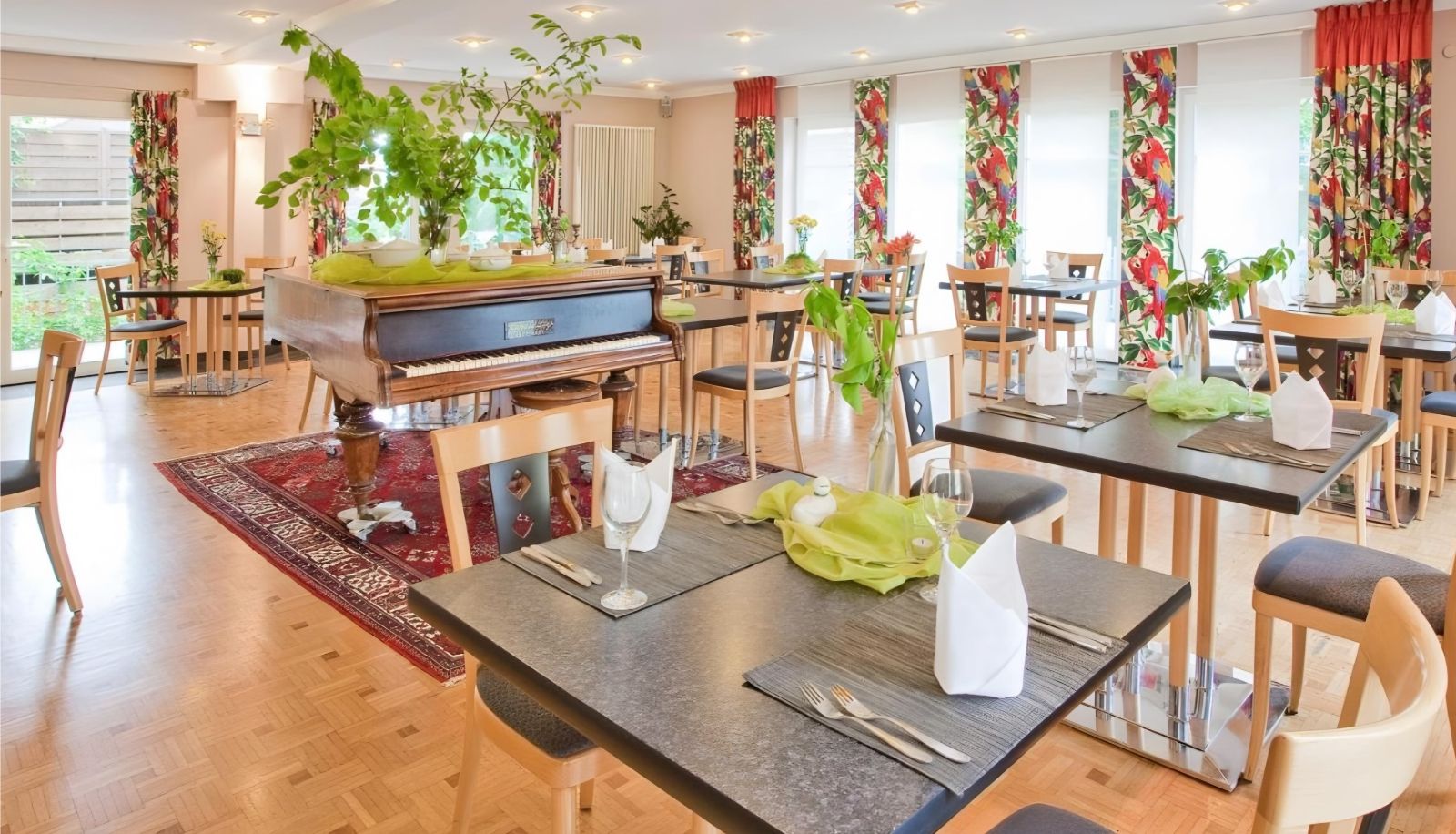 Sala śniadaniowa w restauracji - Trademark Collection by Wyndham Aspire Kronprinz