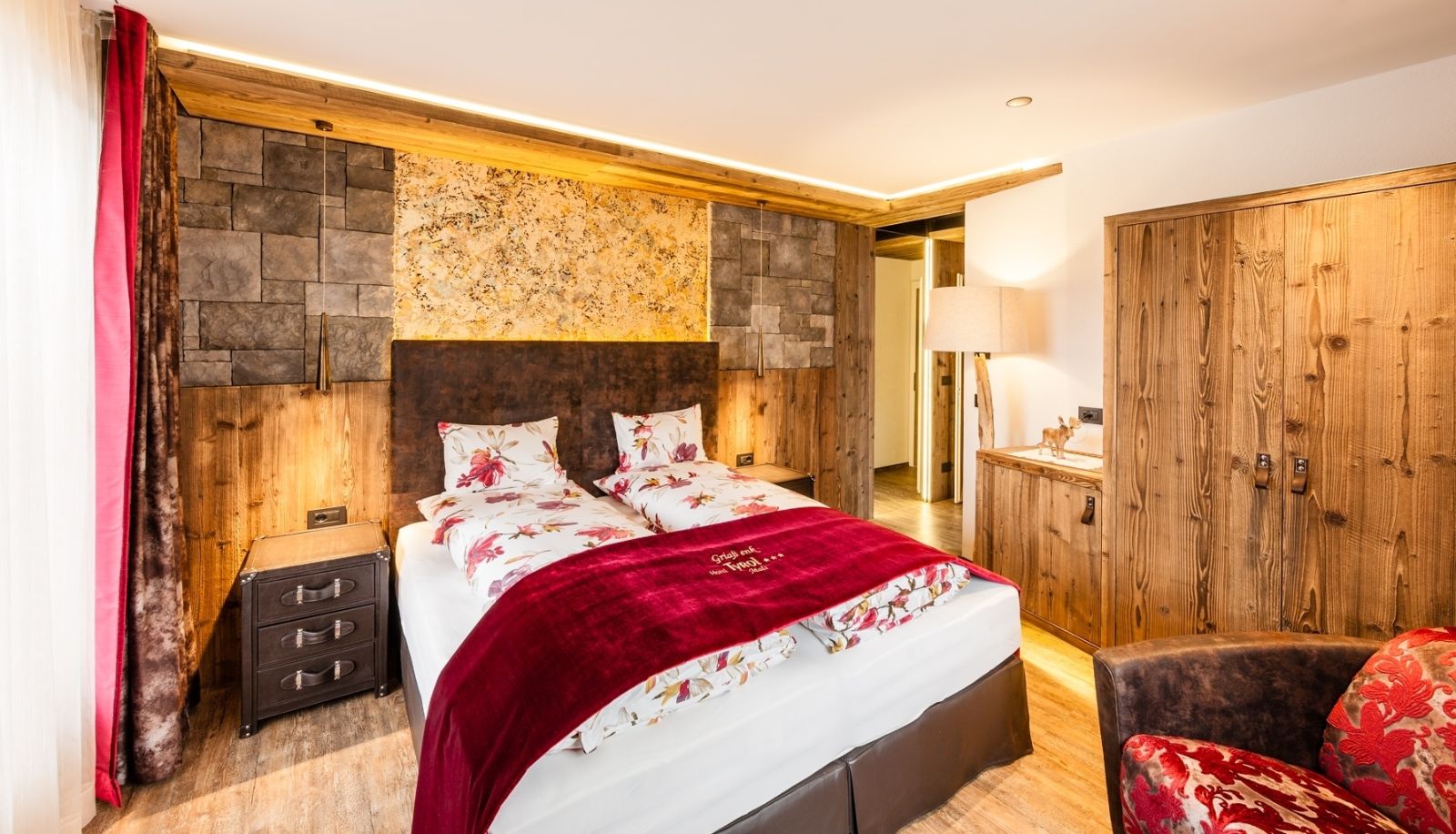 Superior room (double) - Tyrol Hotel
