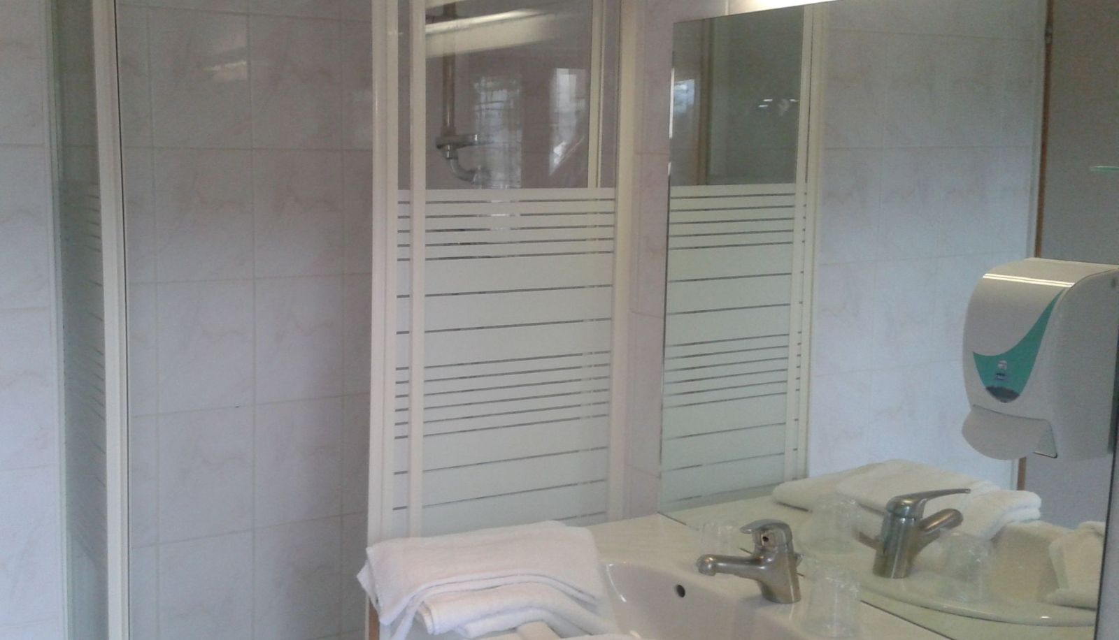 Bathroom - Val Joly