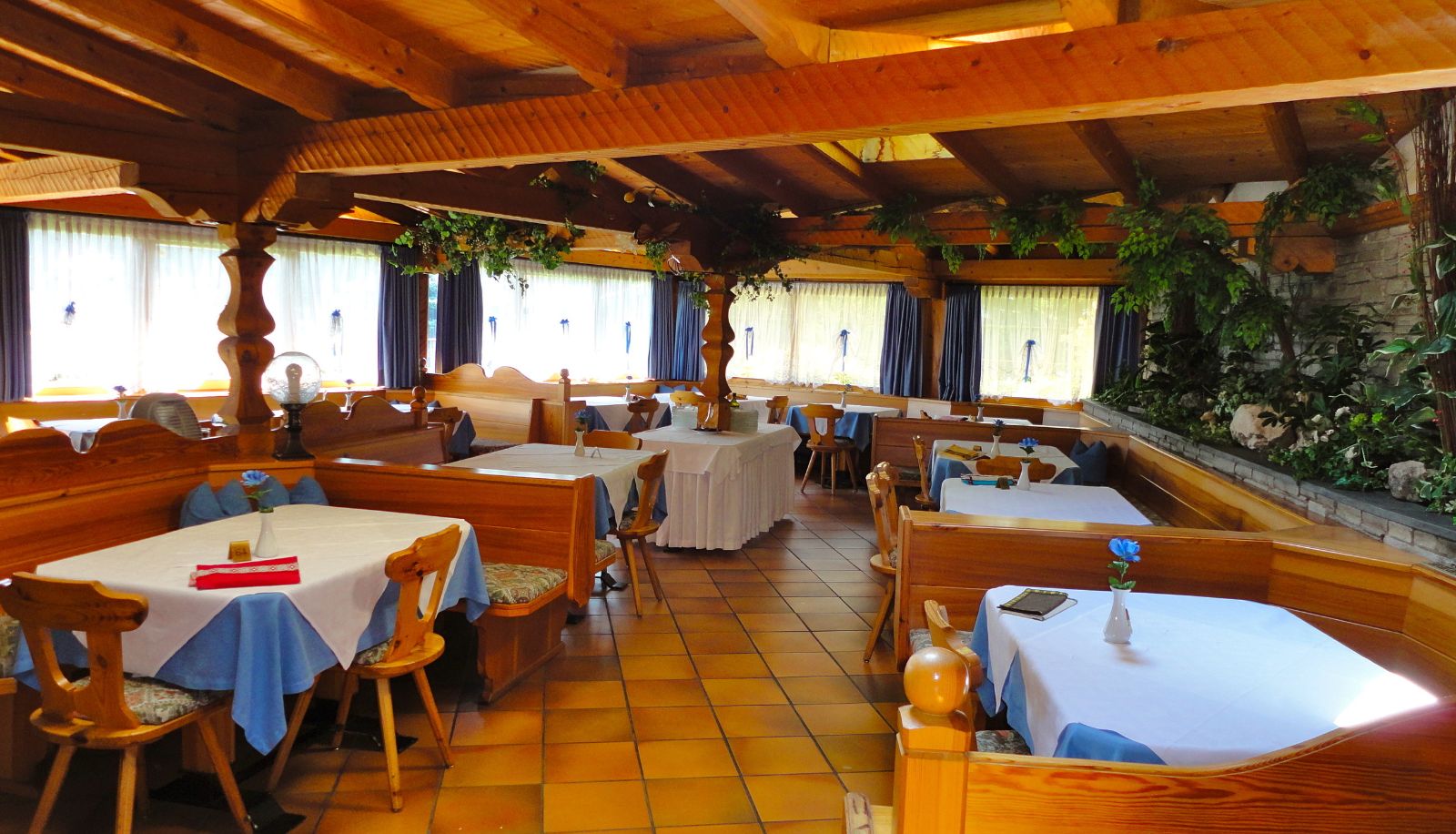 Restaurant - Chalet Olympia Hotel