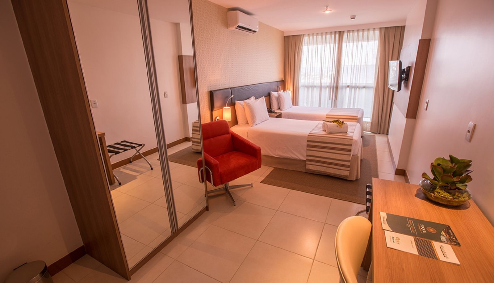 Standard room (double) - Athos Bulcao HPLUS Executive