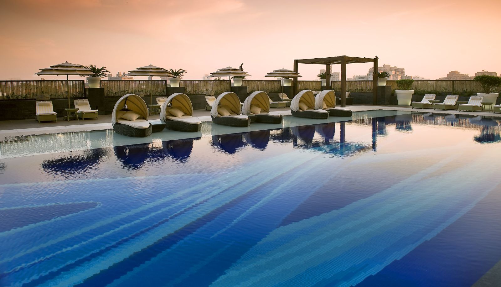 Piscina - The Lalit New Delhi