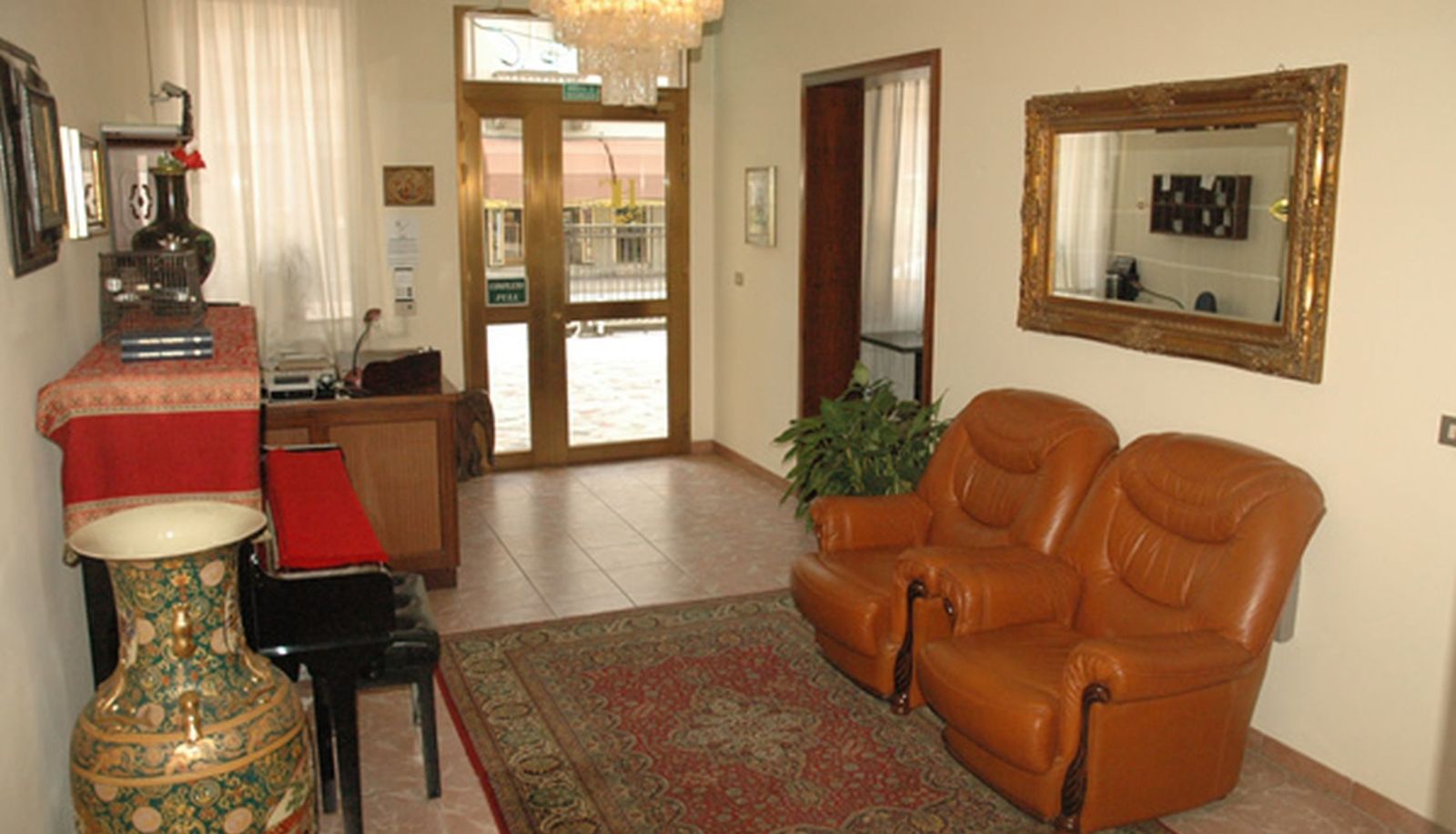 Hall - Cortina