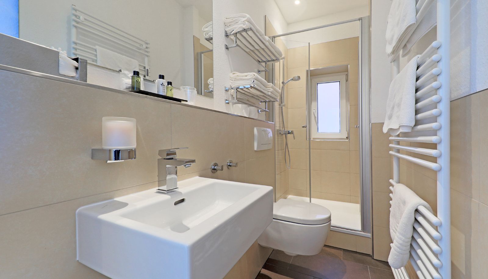 Bagno - Apartment Traveblick am Museumshafen
