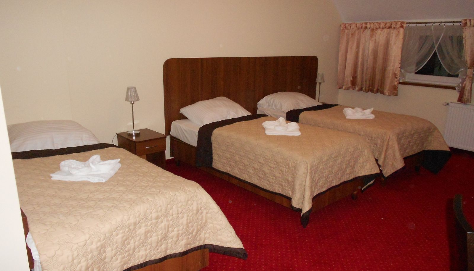 Pokój trzyosobowy - Viktorjan Hotel & Restauracja