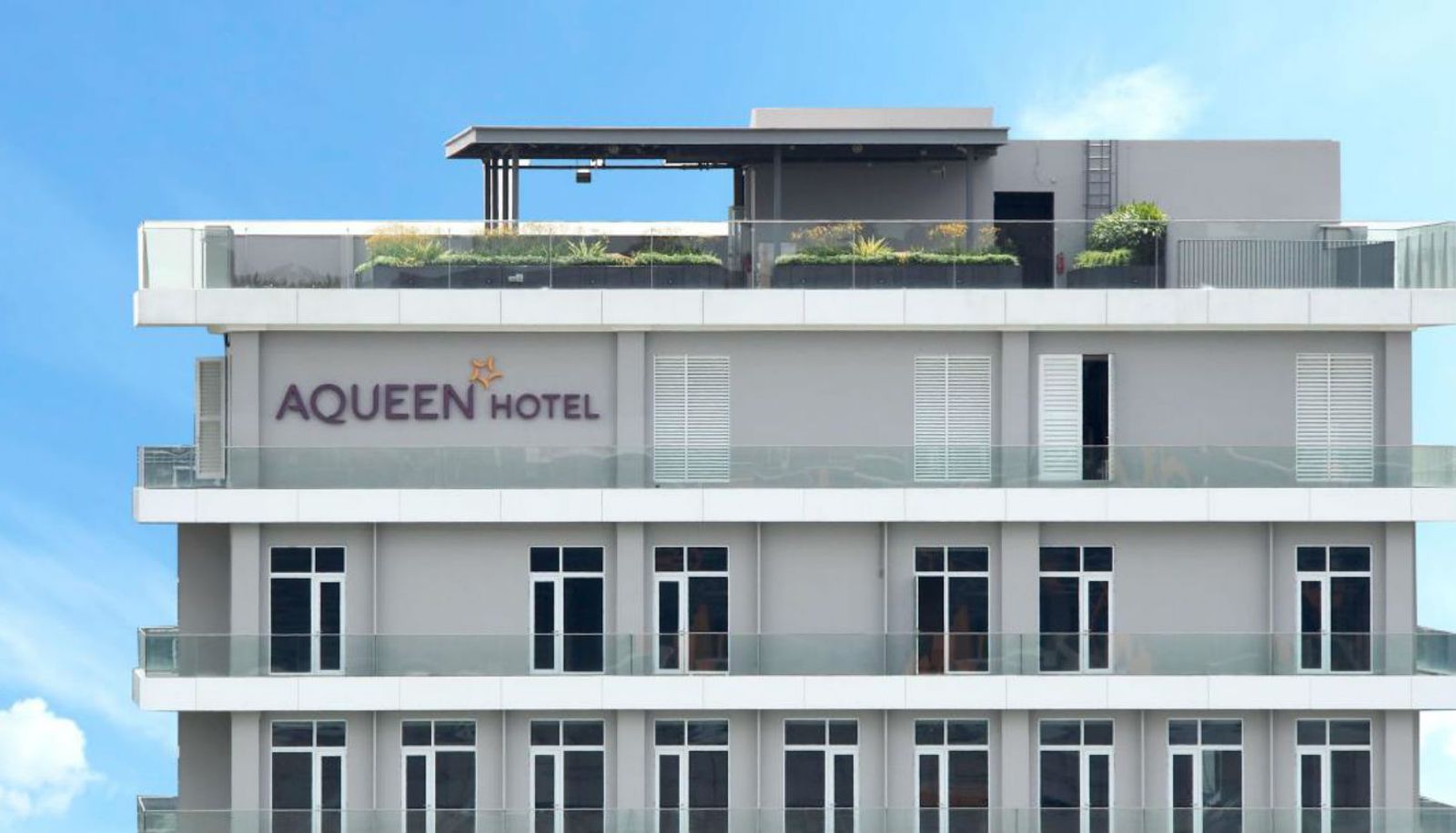 Hotel outdoor area - Aqueen Paya Lebar Hotel