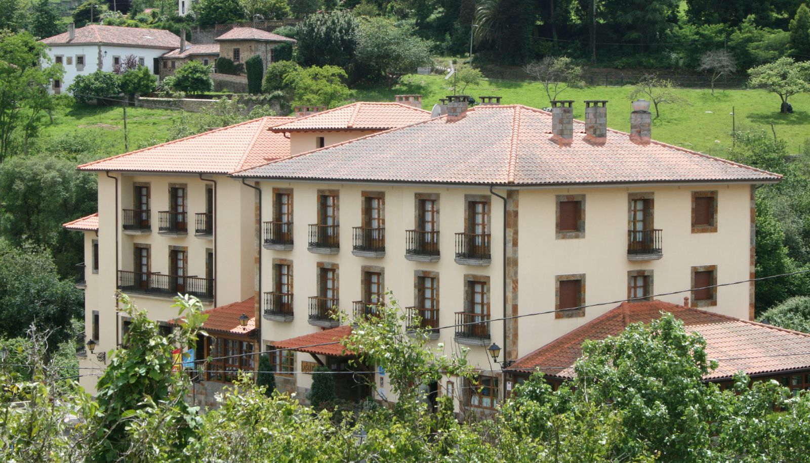 Hotel outdoor area - Valle Las Luiñas