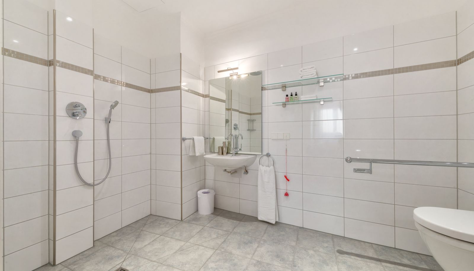 Badkamer - HOUSE ONE Guesthouse