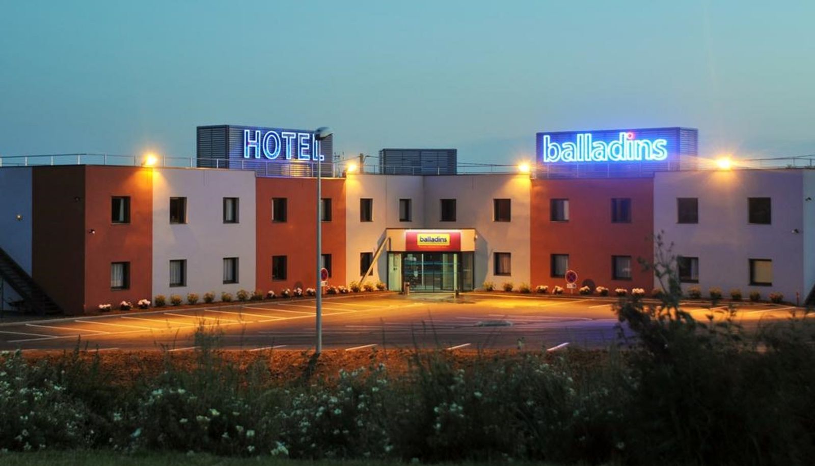 Hotel outdoor area - Inspiration by balladins La Ferté Bernard