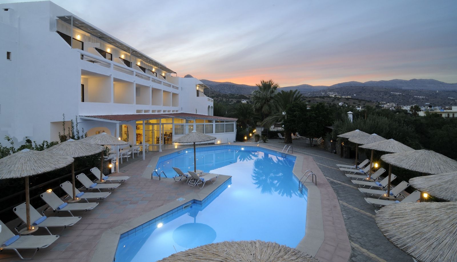 Zewnętrzna część hotelu - Elounda Krini Hotel