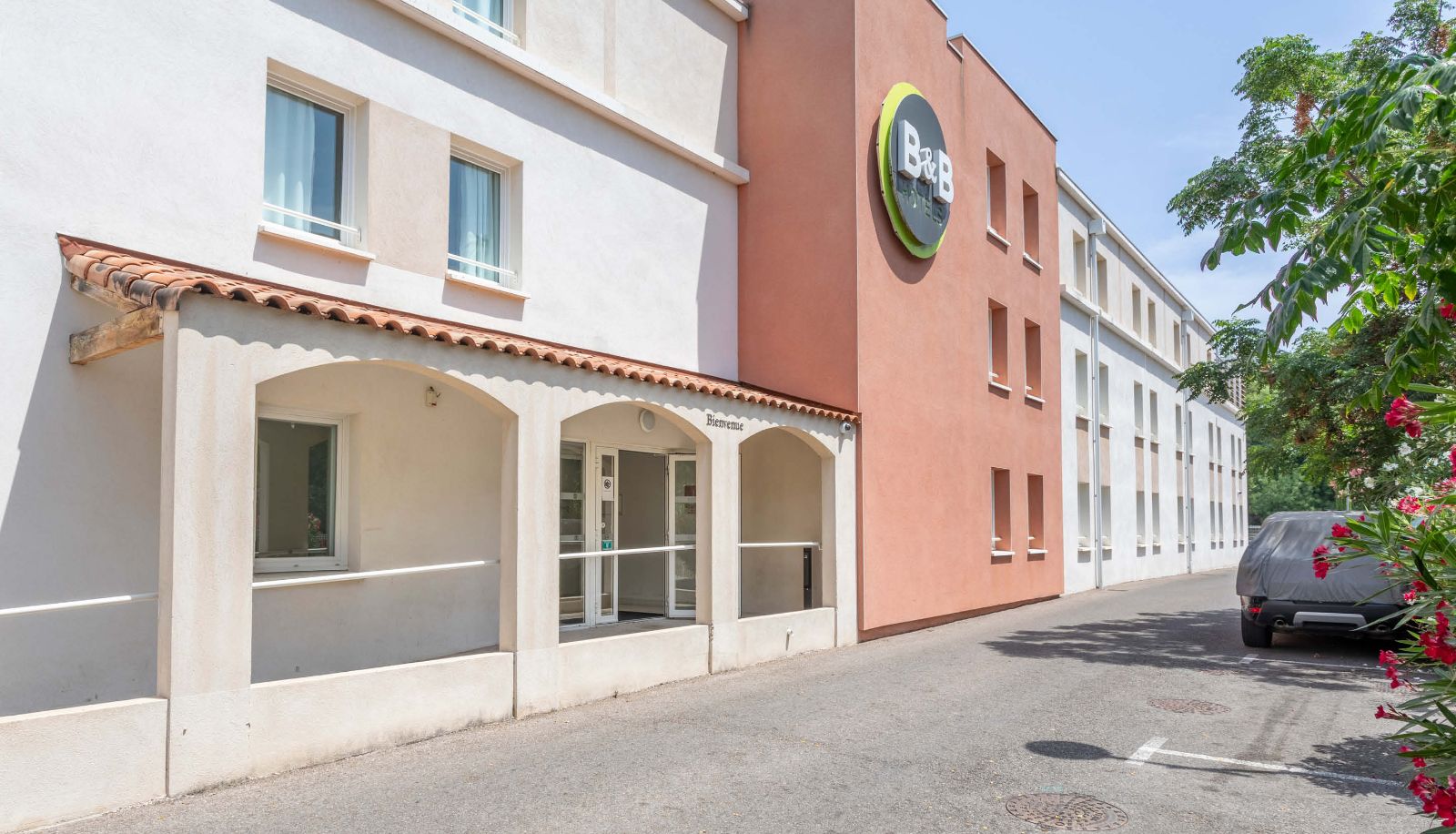Zona exterior del hotel - B&B HOTEL Marseille Aéroport Saint-Victoret