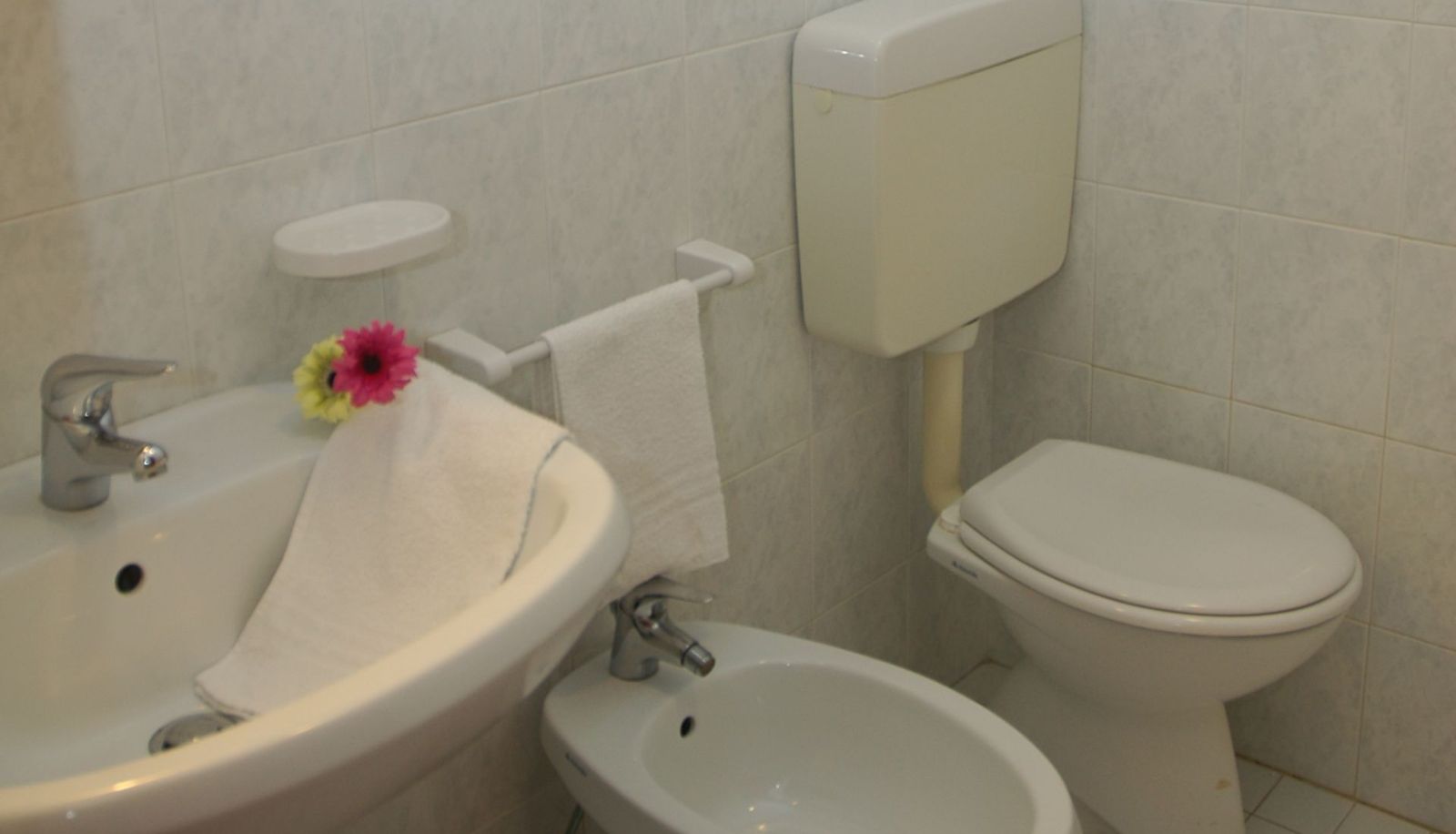 Bathroom - Gloria