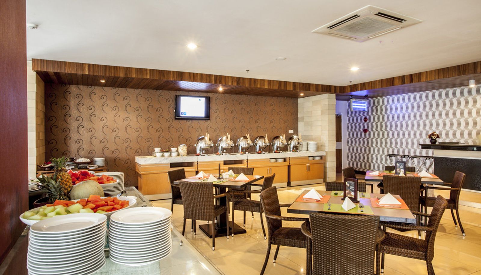 Sala śniadaniowa w restauracji - Merapi Merbabu Hotels & Resorts Yogyakarta