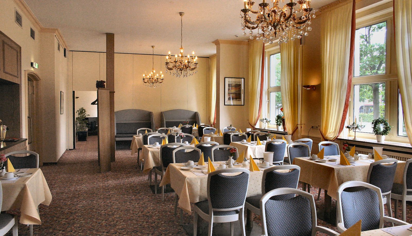 Sala śniadaniowa - City Hotel