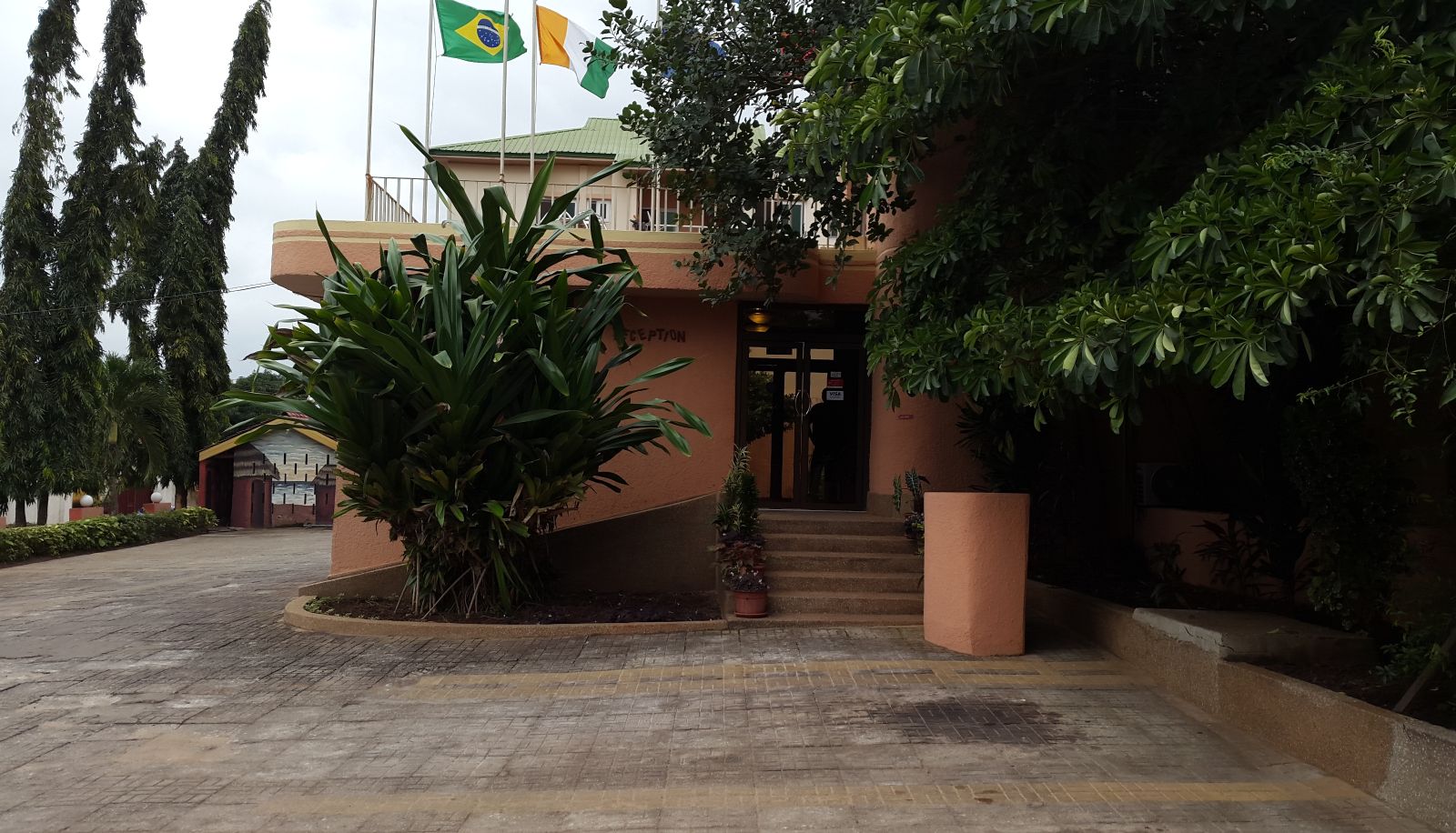 Hotel outdoor area - Sir Max Hotel